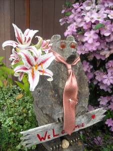 The welcome bear at the Reiki Ranch School